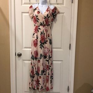 Cold shoulder, Maxi dress